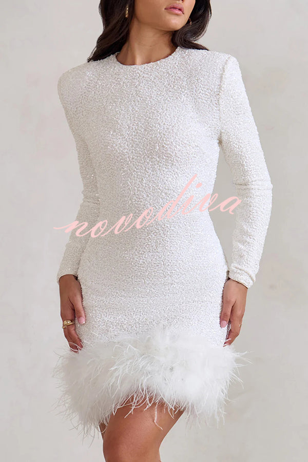 Minivestido elástico Imprescindible de Fiesta de lentejuelas con manga larga y ribete de plumas