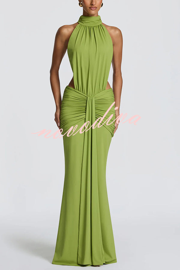 Vestido largo Thekla de punto elástico y fluido con cuello alto, fruncido, espalda descubierta y drapeado