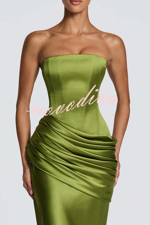Vestido largo Ella de satén con hombro descubierto asimétrico desmontable, panel drapeado y lazada en la espalda