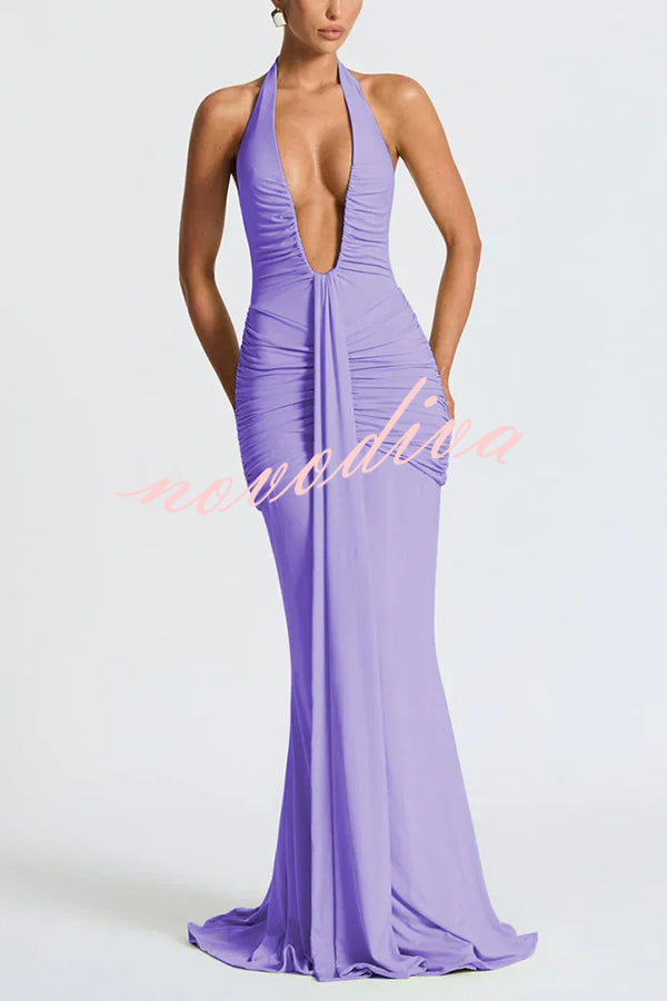 Vestido largo elegante de color liso con cuello halter, escote en V, espalda abierta y fruncido anudado