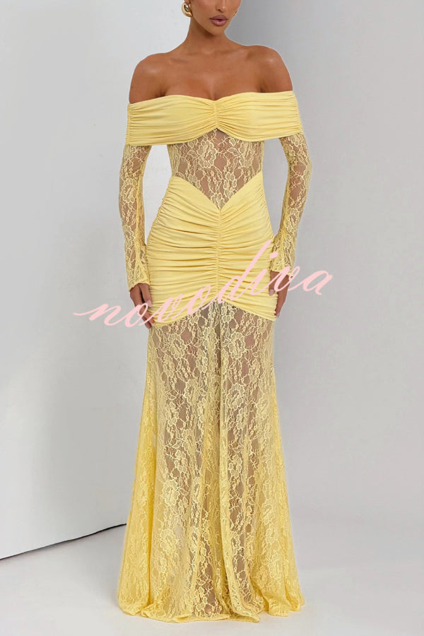 Vestido largo ajustado de color liso con hombros descubiertos, encaje, manga larga y plisado
