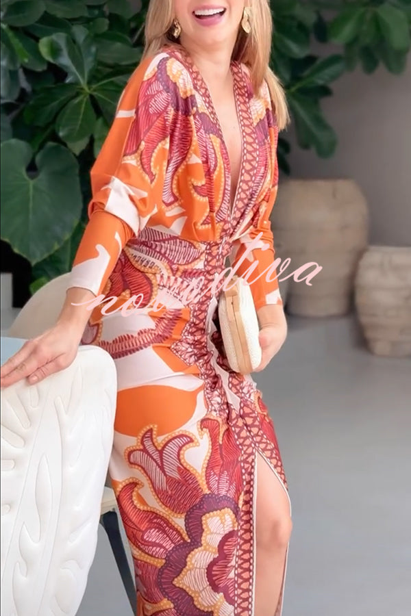 Vestido midi de estilo brasileño con estampado exclusivo, manga larga dolman, fruncido y abertura