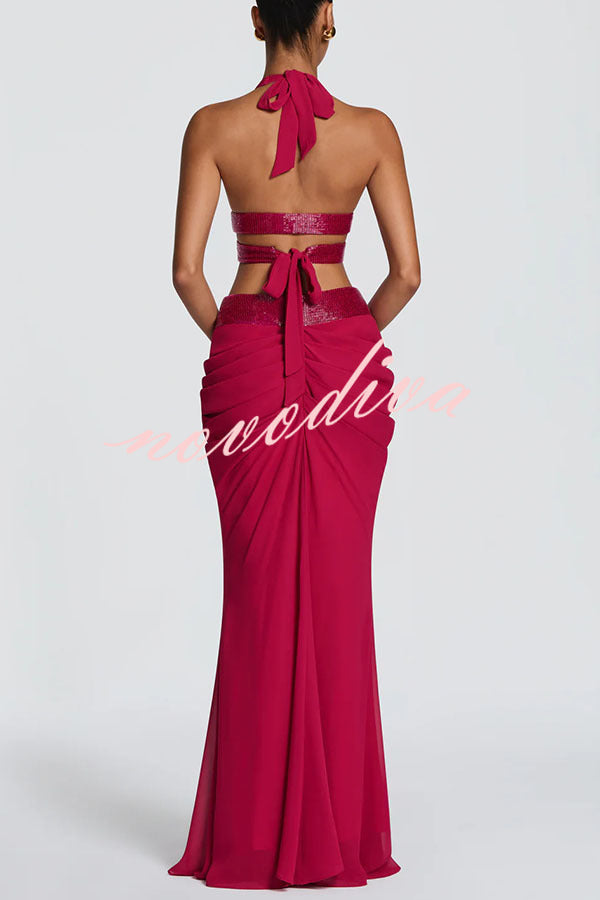 Conjunto Sophie de top halter corto de gasa con ribete adornado y falda larga con drapeado fruncido