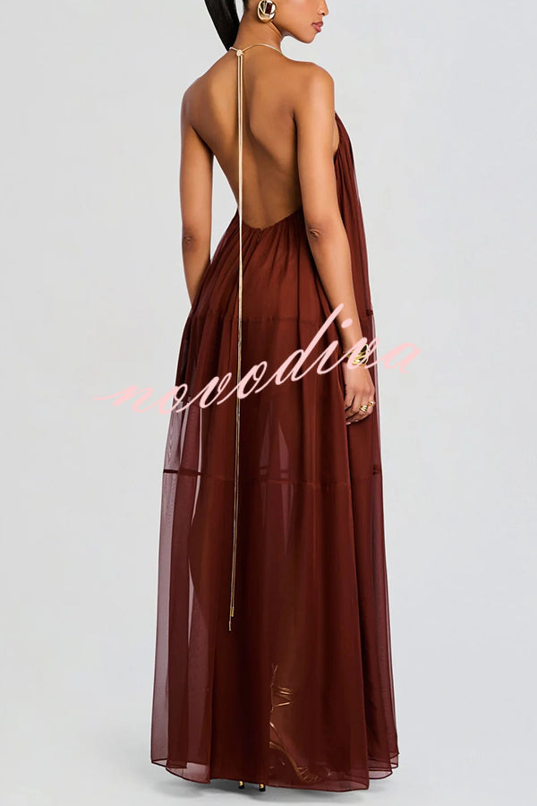 Vestido largo vaporoso de gasa ligera con cuello halter de cadena, espalda descubierta y corte en A