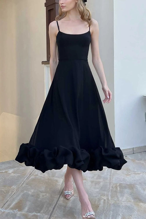Vestido midi de fiesta Chica de Medianoche tipo bustier con volantes, ideal para banquetes