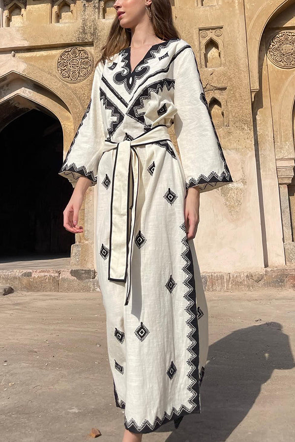 Vestido midi Ambiente Tranquilo de mezcla de lino con estampado étnico y cinturón