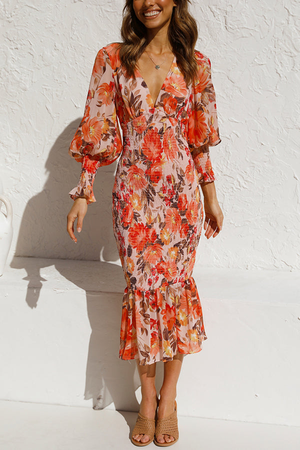 Vestido midi de fiesta Latisha floral con cintura fruncida