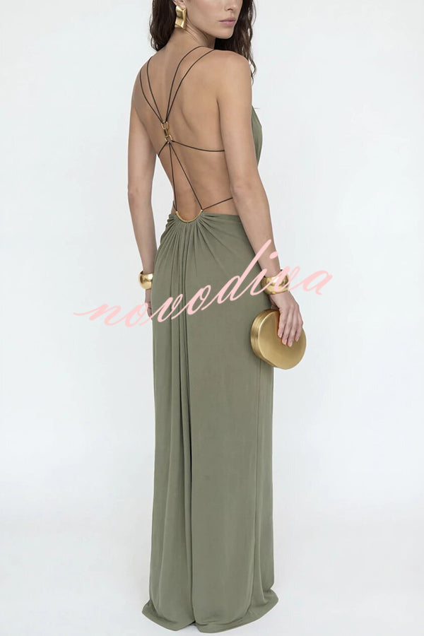 Vestido largo Athena con aberturas de eslabones metálicos, lazada en la espalda y caída drapeada