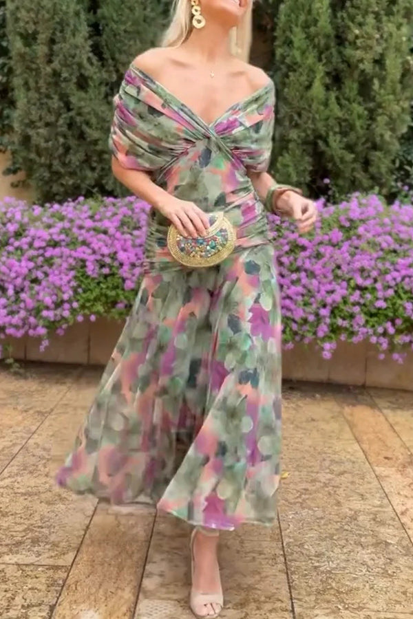 Vestido largo vacacional de malla con estampado único, escote en V y cintura marcada