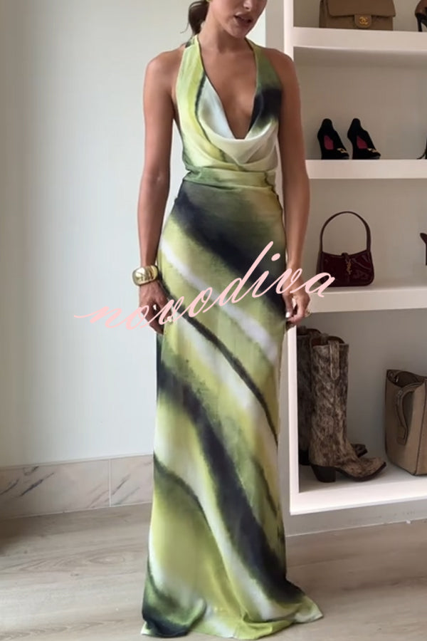 Vestido largo Misha estampado con escote drapeado y cuello halter con lazada, ideal para vacaciones