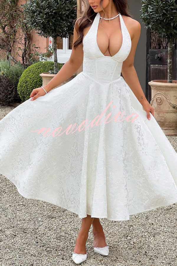 Vestido midi elegante de jacquard con cuello halter, cintura entallada y espalda abierta