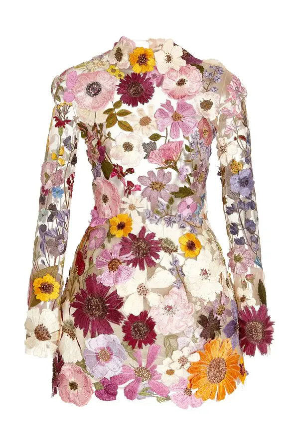 Minivestido Elegantly Enchanted con flores aplicadas, espalda descubierta y manga larga