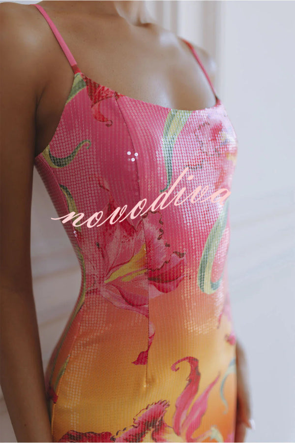 Minivestido ajustado de tirantes con lentejuelas estampadas