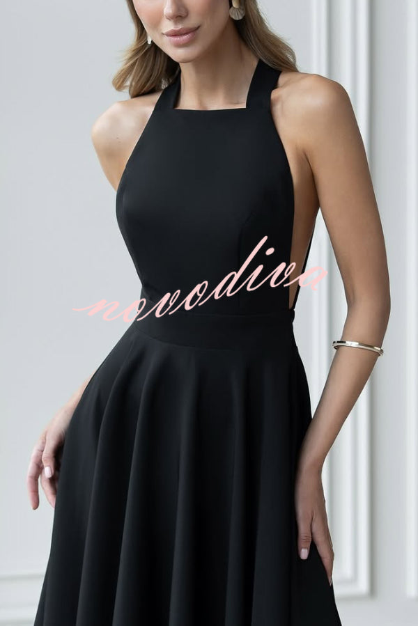 Vestido midi elegante de color liso con cuello halter, lazo y cintura ceñida