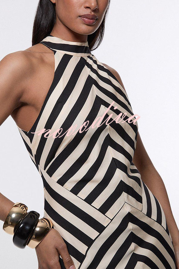 Vestido largo Perfección Moderna con estampado de rayas geométricas, espalda abierta y bajo irregular