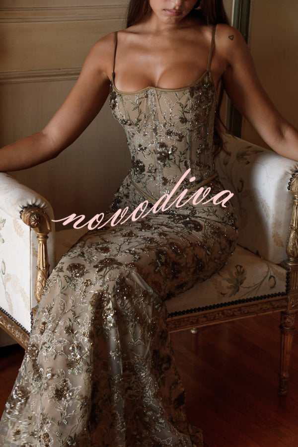 Vestido largo elegante y ajustado con cuello halter, sin mangas, espalda descubierta y lazada