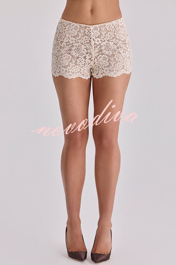 Conjunto romántico de top corsé de encaje floral con hombros descubiertos y shorts elásticos de tiro medio