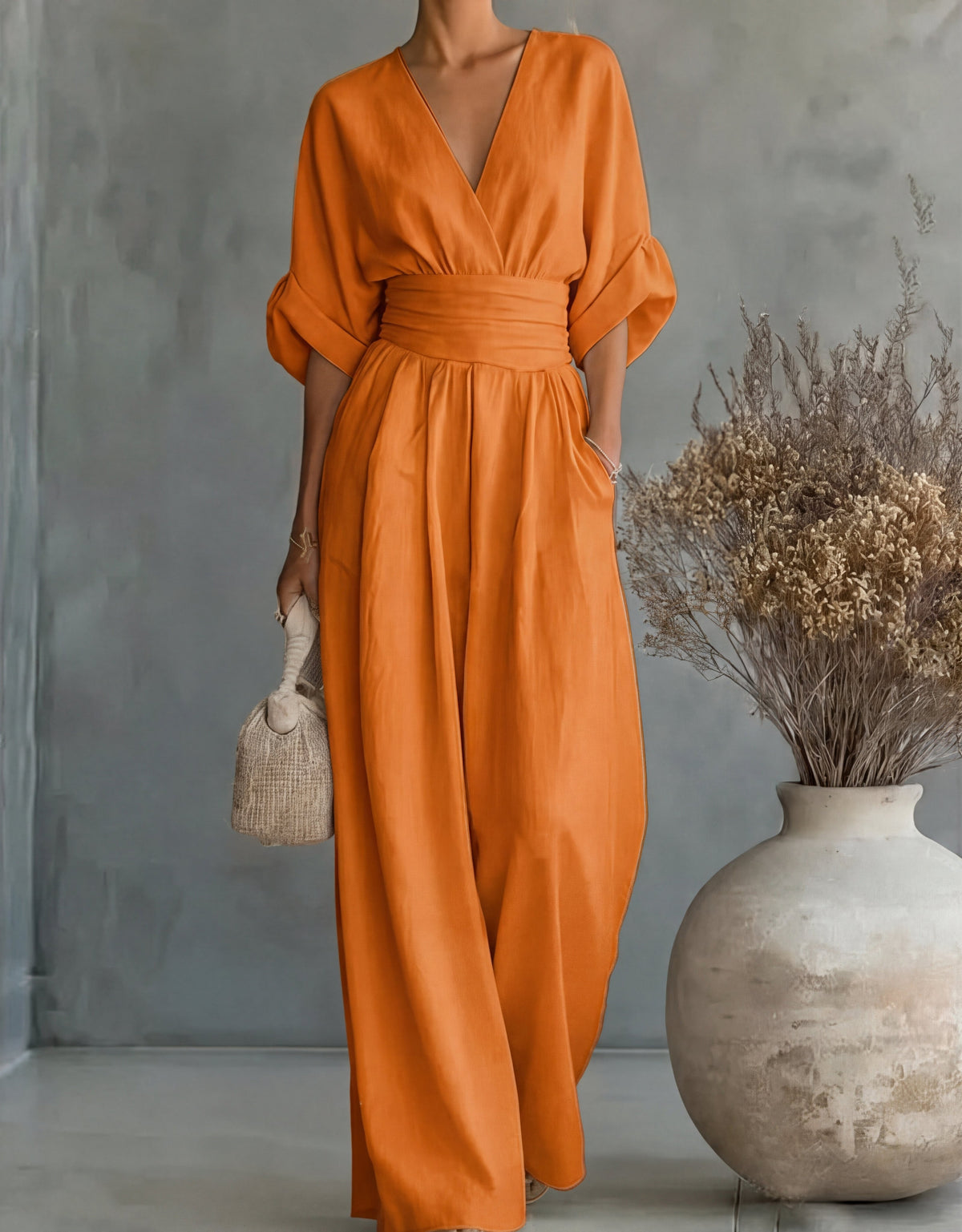 Daniela - Mono elegante con escote en V y pernera ancha
