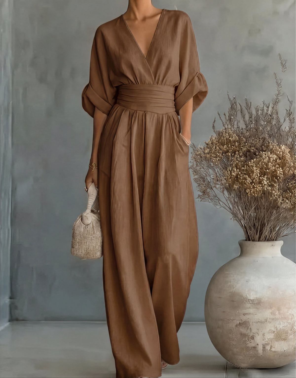 Daniela - Mono elegante con escote en V y pernera ancha