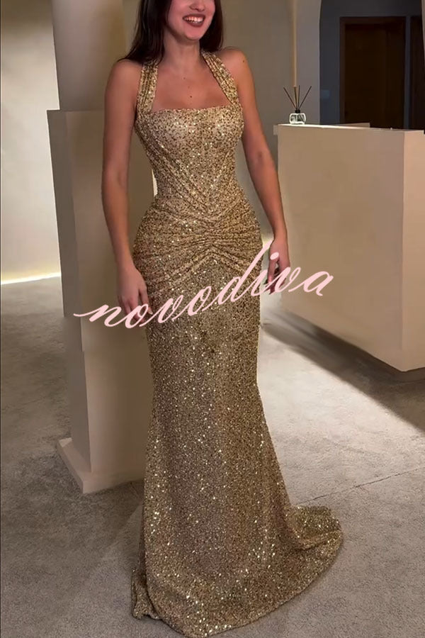 Vestido largo Velda de lentejuelas con cuello halter, escote cuadrado, cintura fruncida, lazada en la espalda y vuelo drapeado