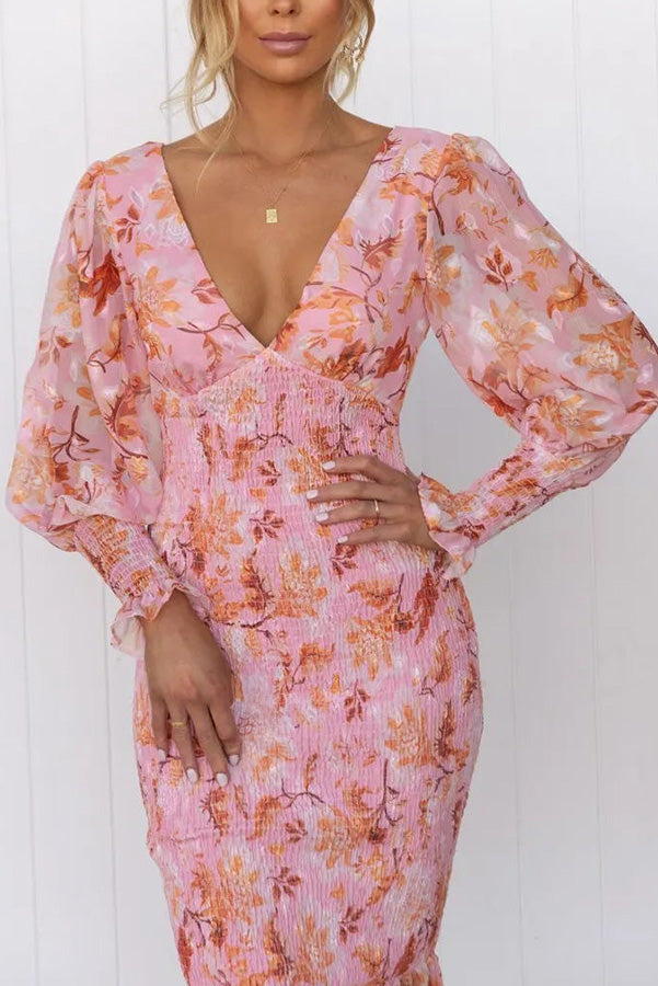 Vestido midi Garden Gathering floral con cintura fruncida elástica