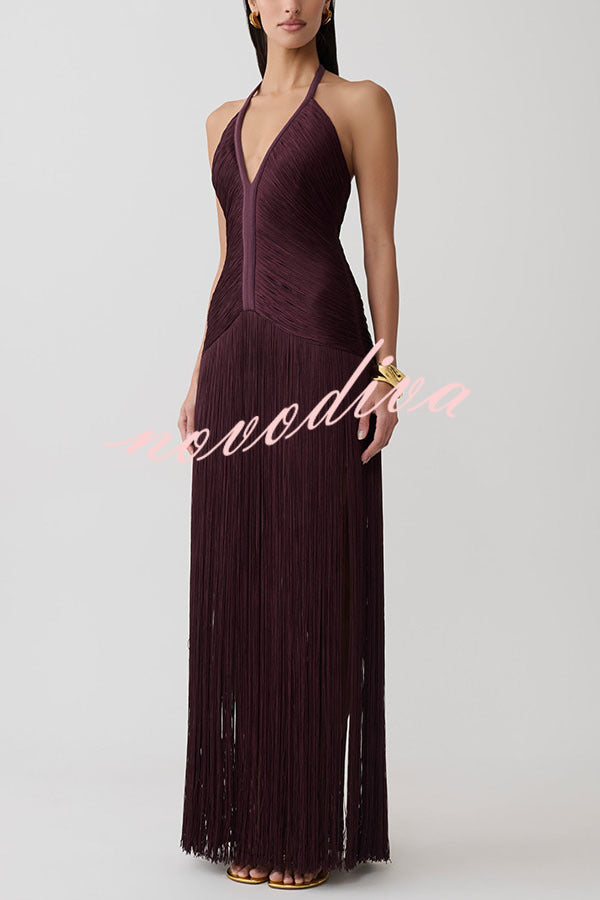Vestido largo Estética Rítmica drapeado con flecos, cuello halter, escote de pico y sin mangas