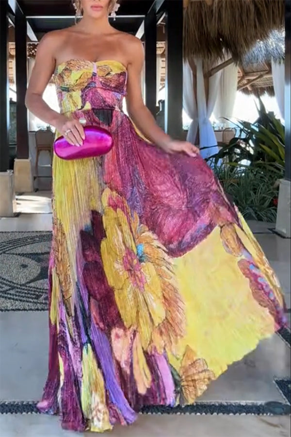 Vestido largo plisado con estampado floral vibrante y escote corazón