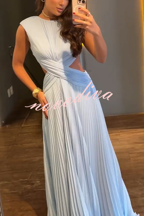 Vestido largo Tamia de gasa plisada con cruce, abertura en la cintura y espalda abierta