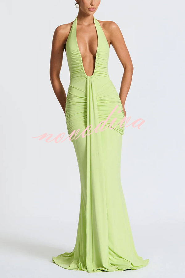 Vestido largo elegante de color liso con cuello halter, escote en V, espalda abierta y fruncido anudado