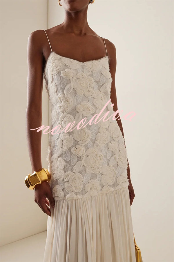 Vestido largo lencero Déjate Llevar con aplique floral y bajo de gasa plisada