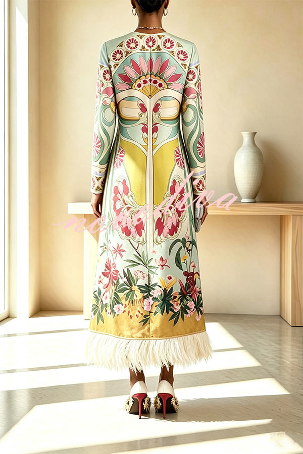 Vestido largo Cecilia de satén con estampado barroco multicolor, manga larga y ribete de plumas