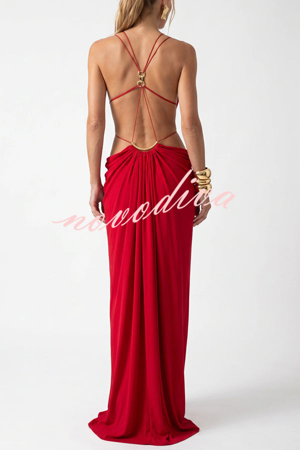 Vestido largo Athena con aberturas de eslabones metálicos, lazada en la espalda y caída drapeada