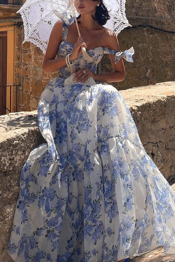 Vestido largo Fairytale Itself de organza con estampado floral y tirantes anudados