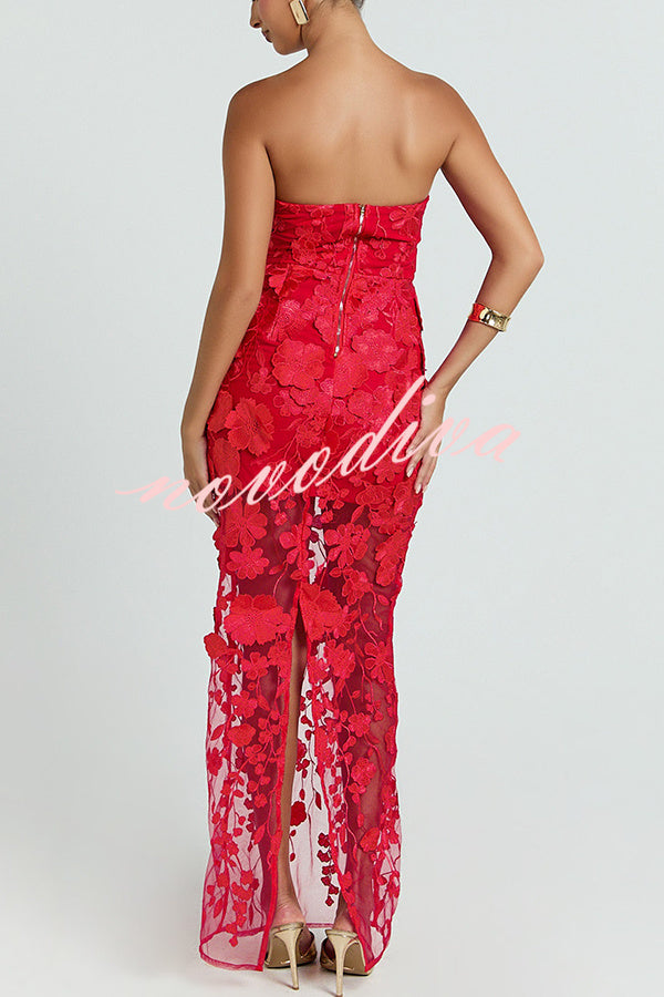 Vestido largo Sienna de tejido con bordado floral, hombros descubiertos, silueta sirena y abertura