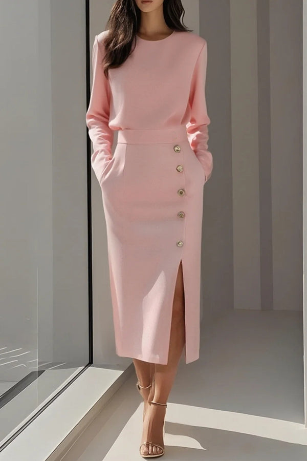 Vestido midi de color liso con manga larga, bolsillos, botones decorativos y abertura