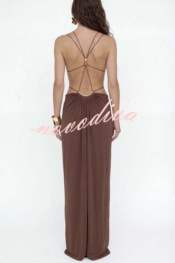 Vestido largo Athena con aberturas de eslabones metálicos, lazada en la espalda y caída drapeada