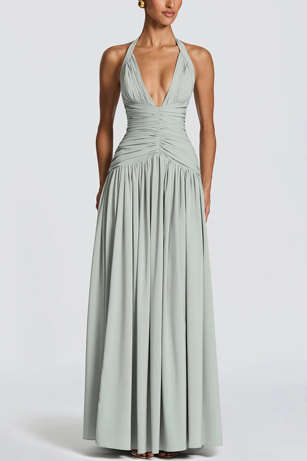 Vestido largo Amaris con cuello halter anudado, escote en V, fruncido, lazada en la espalda, abertura y caída drapeada