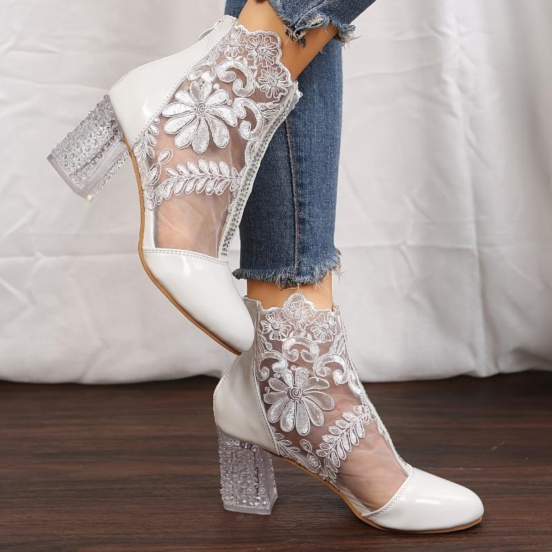 Celestine: botines de tacón elegantes con encaje floral