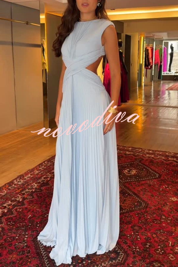 Vestido largo Tamia de gasa plisada con cruce, abertura en la cintura y espalda abierta