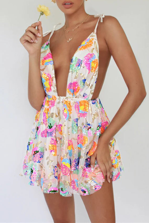 Minivestido evasé de lentejuelas con flores, escote en V, espalda abierta y lazada