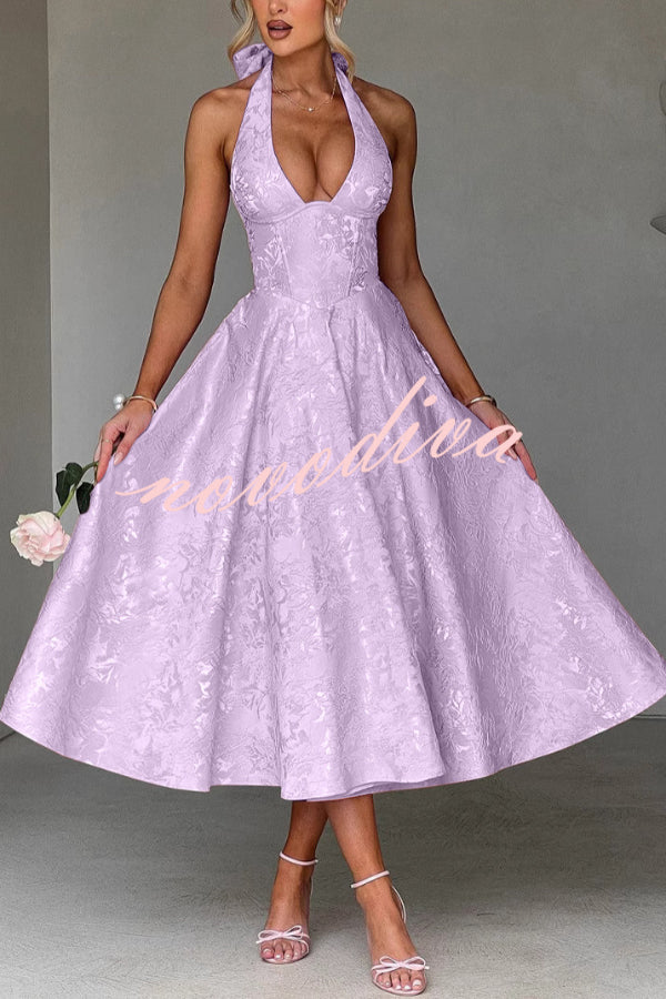 Vestido midi elegante de jacquard con cuello halter, cintura entallada y espalda abierta