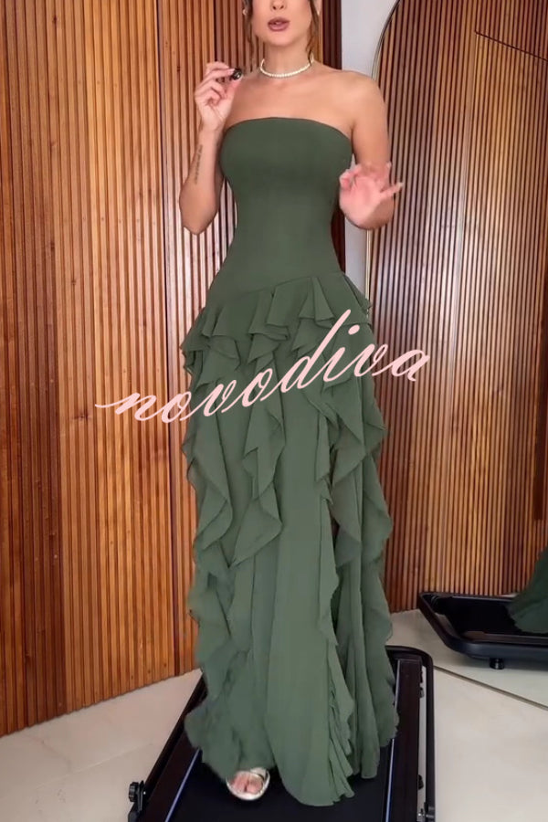 Vestido largo elegante ajustado sin mangas con hombros descubiertos, volantes y abertura alta