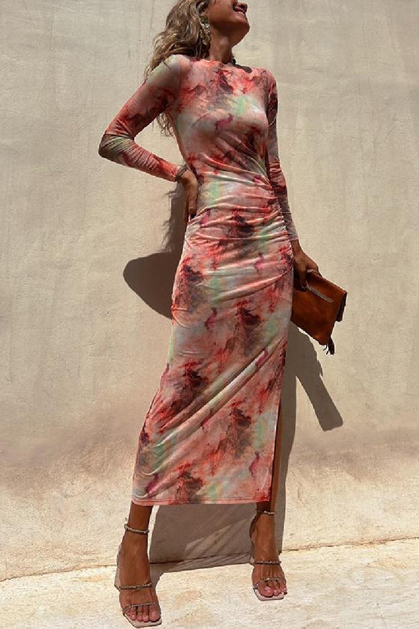 Vestido midi elástico Charm Lady con capa de malla, estampado tie-dye, manga larga y fruncido