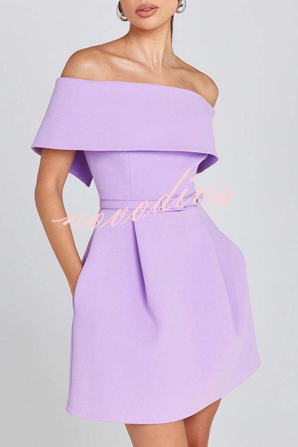 Minivestido Elegant Evening bandeau con solapa, cinturón extraíble y bolsillos