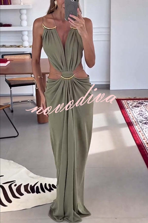 Vestido largo Athena con aberturas de eslabones metálicos, lazada en la espalda y caída drapeada