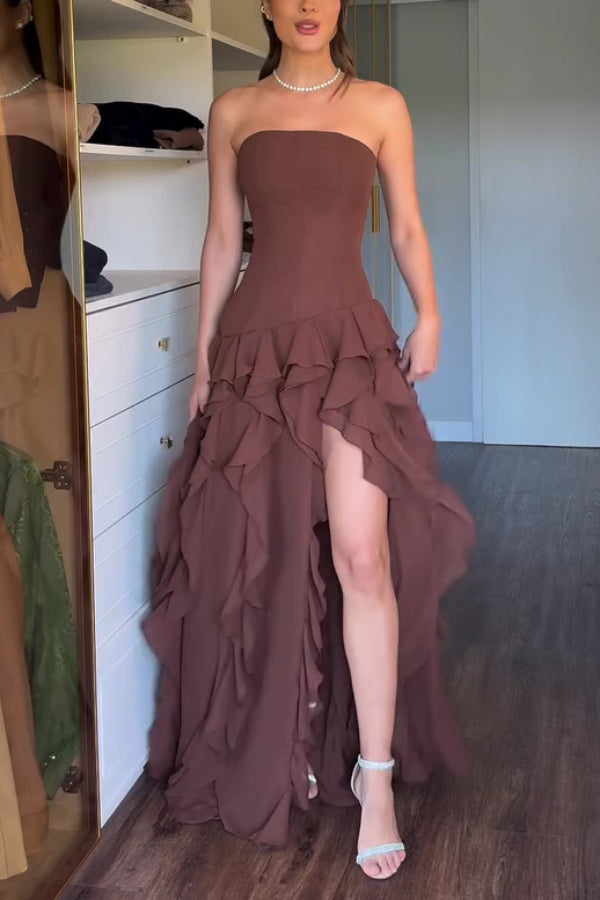 Vestido largo elegante ajustado sin mangas con hombros descubiertos, volantes y abertura alta
