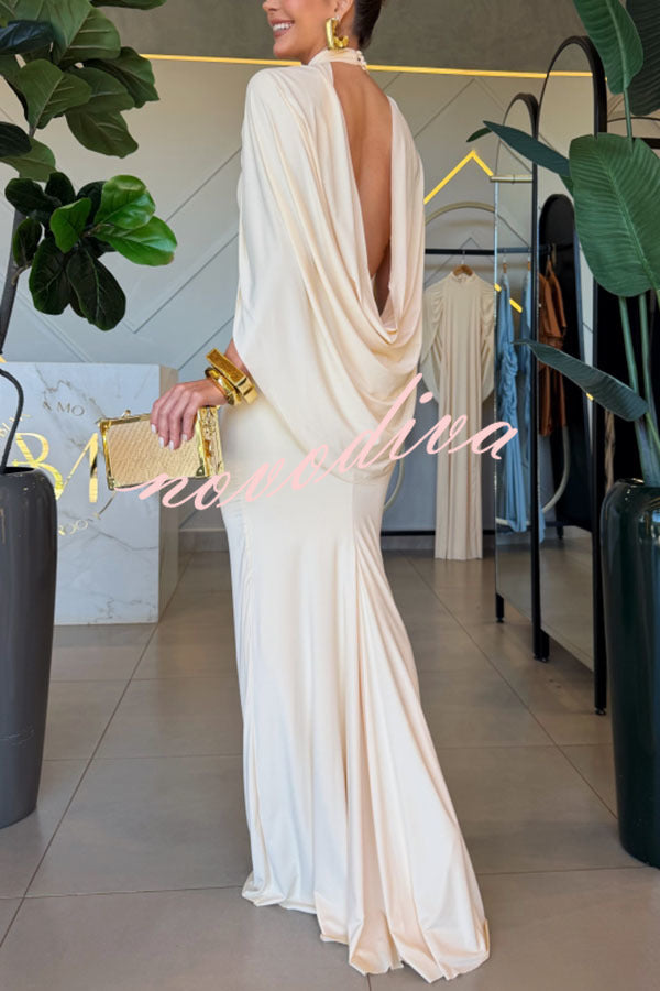 Vestido largo de noche sirena con cuello alto, manga capa, drapeado y espalda abierta