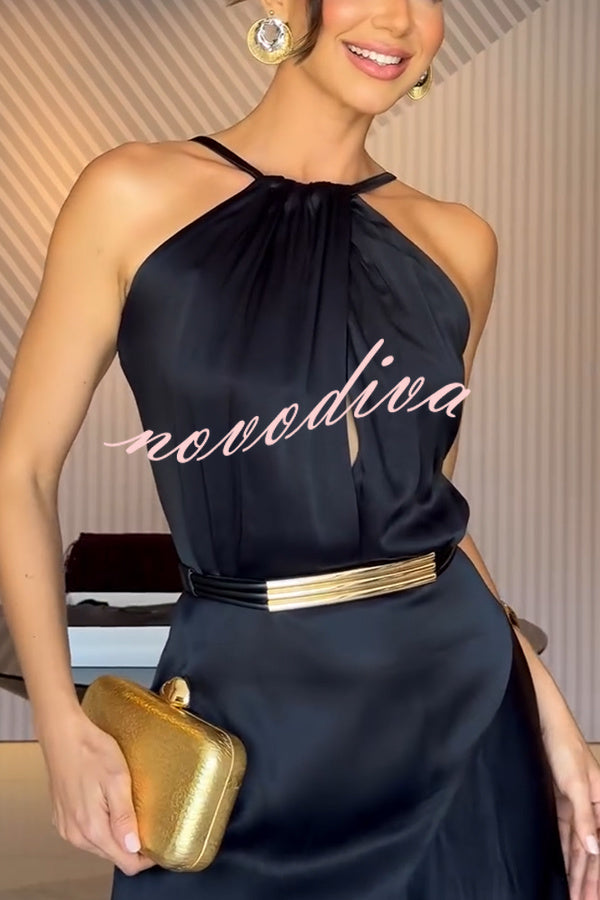 Vestido largo Terez de satén con cinturón metalizado, cuello halter, bajo asimétrico y abertura