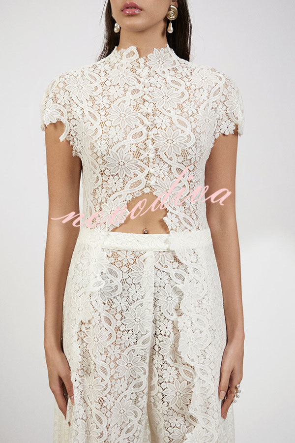 Conjunto Elegance Avant-garde de top asimétrico de encaje floral con manga corta y pantalón ancho de talle alto