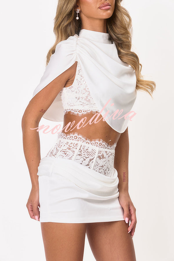 Conjunto Tanya de top corto de satén con cuello alto fruncido y minifalda de encaje con cintura ceñida y detalle de lentejuelas